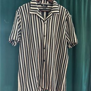 Men's Short-Sleeve Crochet Knit Button-Down Shirt - Black & White